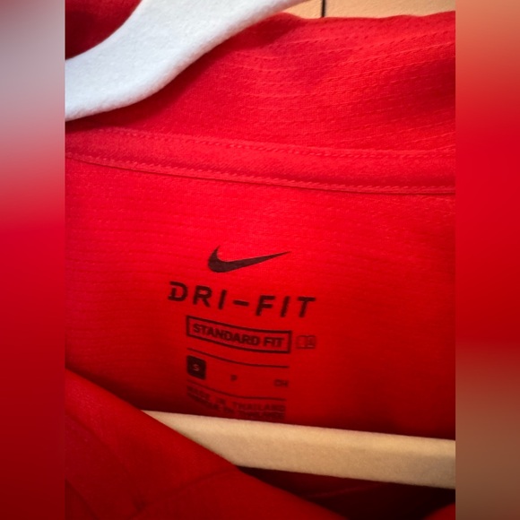 Men’s Nike Dri Fit red polo size small - Picture 3 of 3